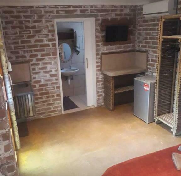 민박 Greenhill Chalets Grootfontein