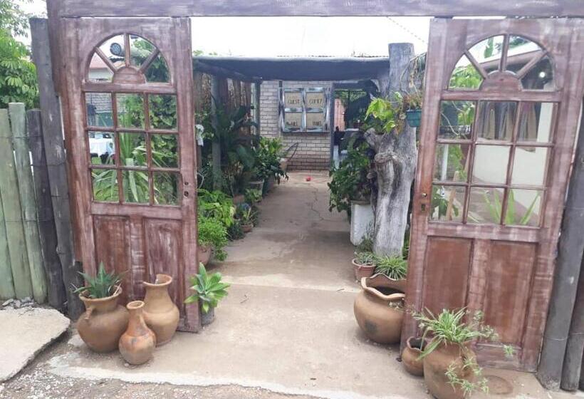 민박 Greenhill Chalets Grootfontein