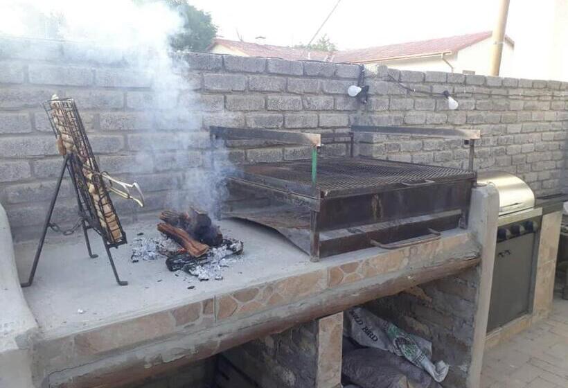 민박 Greenhill Chalets Grootfontein