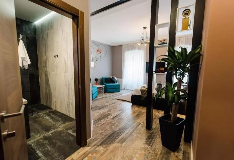 تختخواب و صبحانه Square 19 Boutique