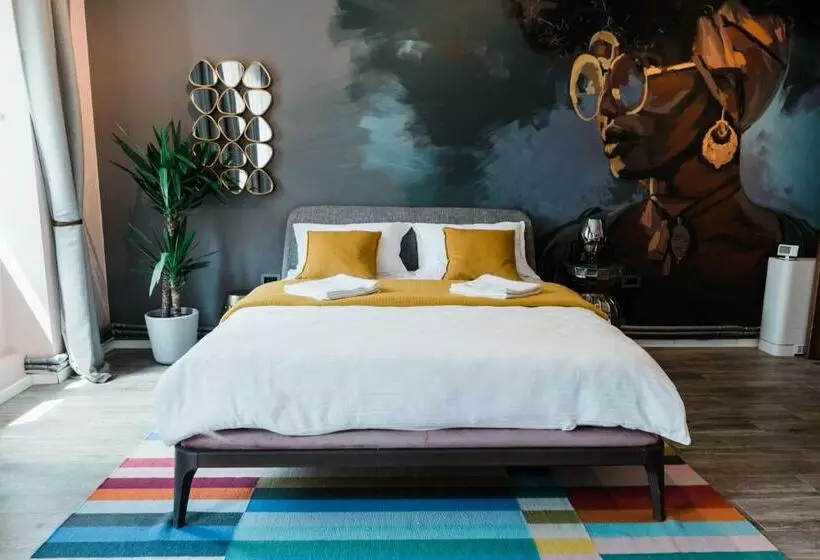 تختخواب و صبحانه Square 19 Boutique