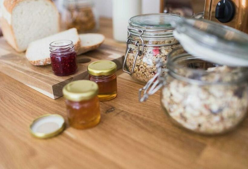 ペンション Flore House