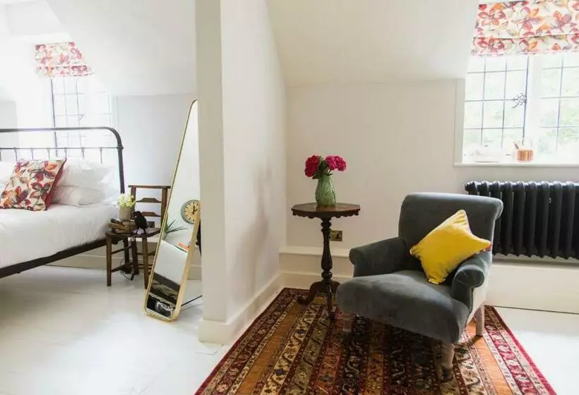 Majatalo Flore House