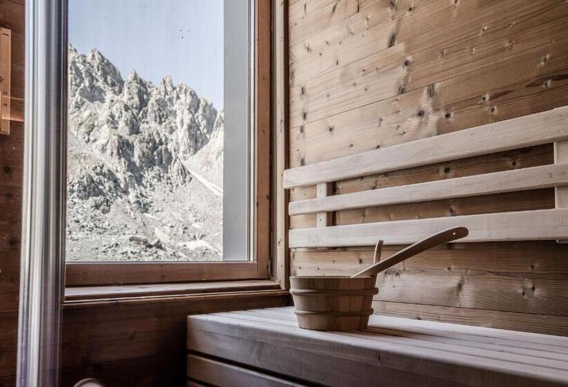 渡假胜地  Capanna Presena