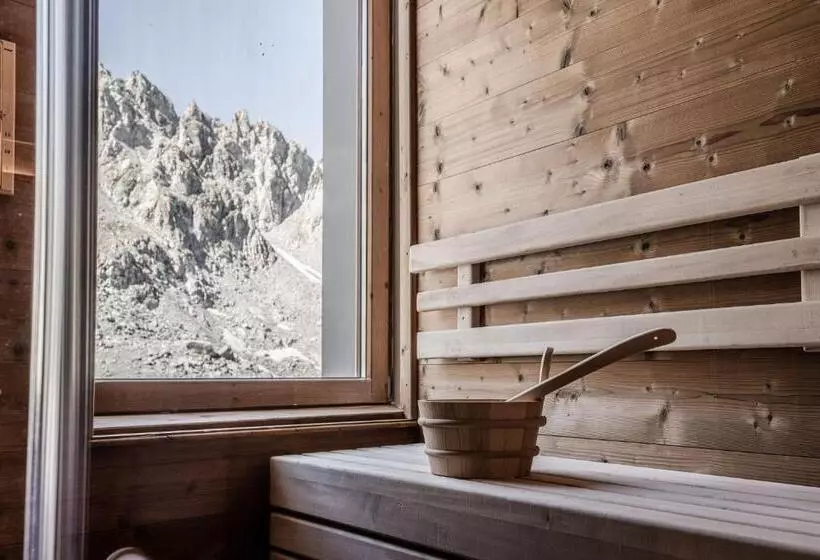 リゾートホテル Capanna Presena