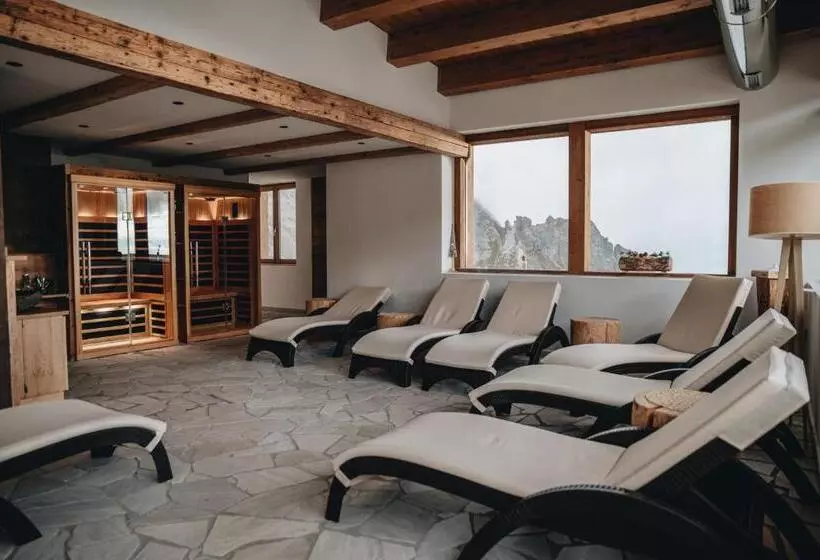 リゾートホテル Capanna Presena