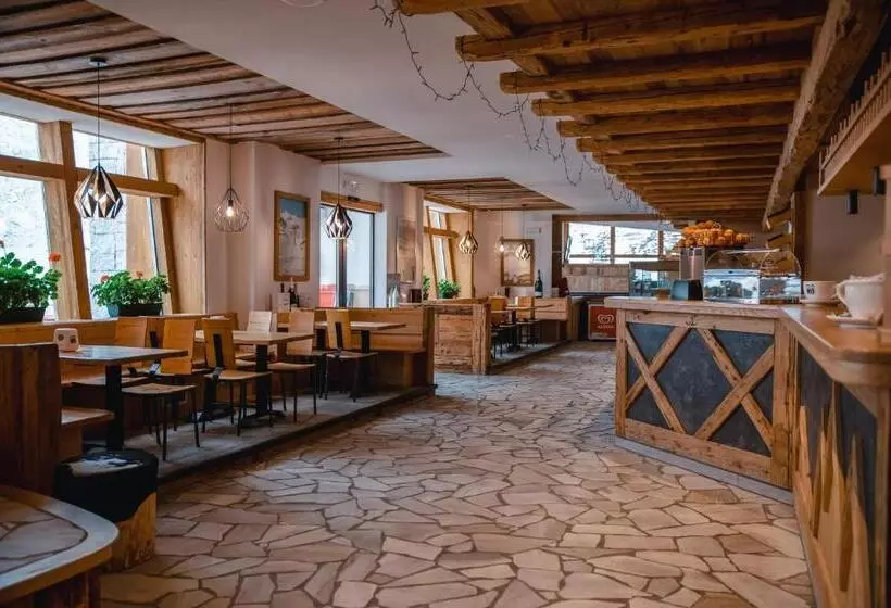 リゾートホテル Capanna Presena