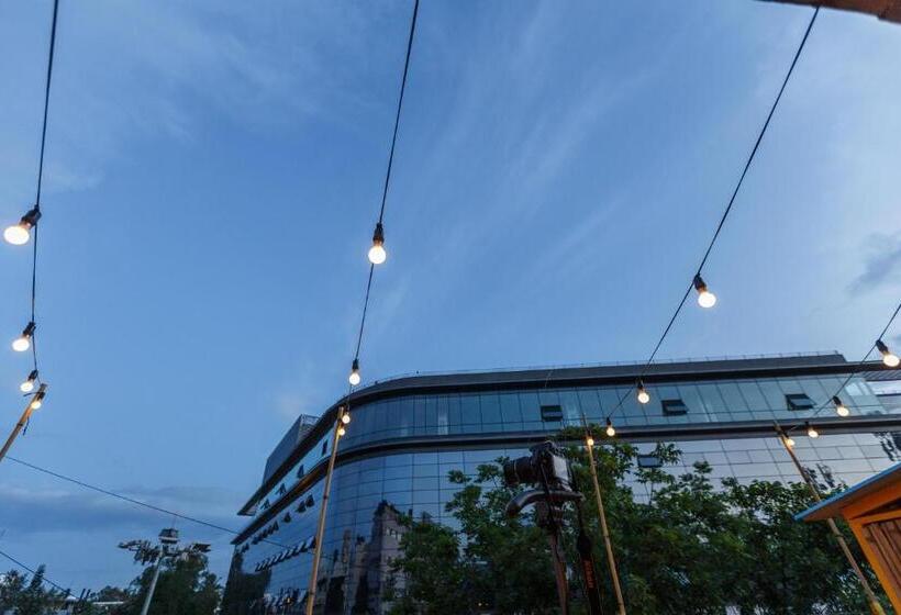 هاستل Locul Central   Church Street