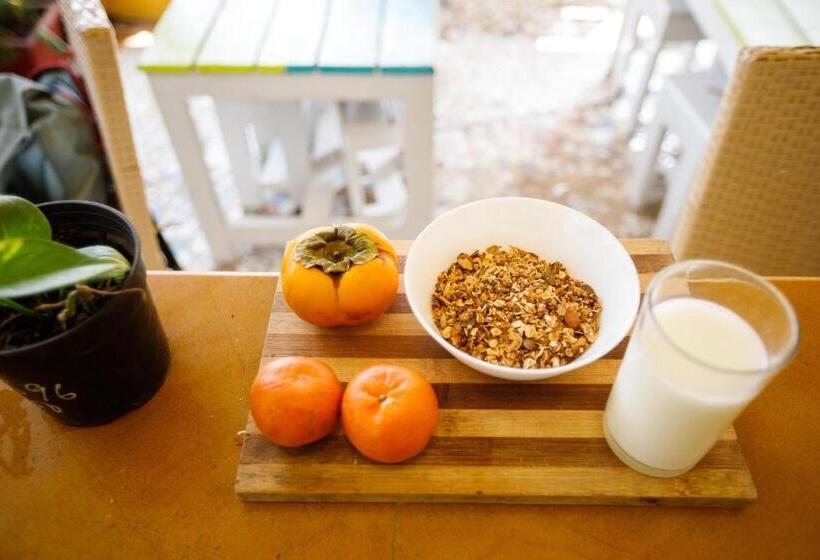 هاستل Locul Central   Church Street