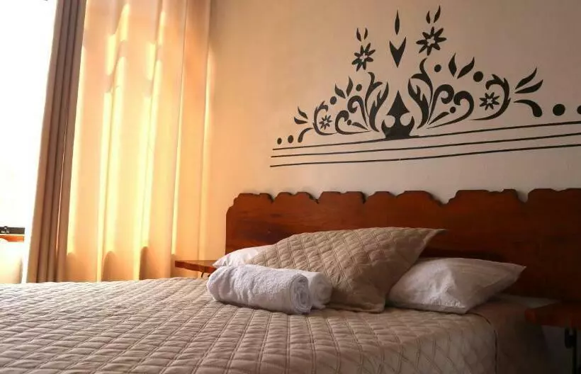 ベッドアンドブレックファースト Lunawasi Hospedaje