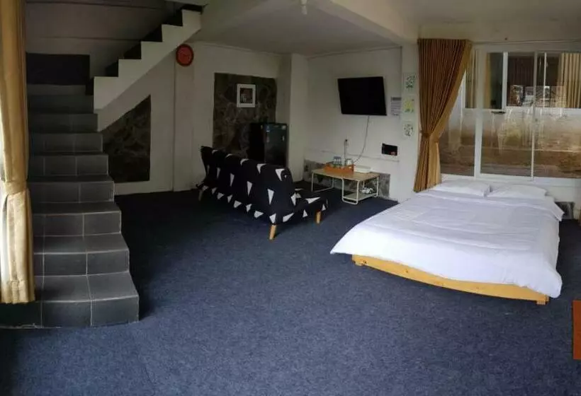 Hotel D Journey