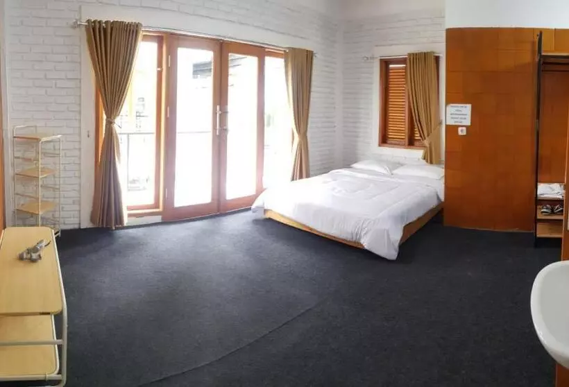 Hotel D Journey