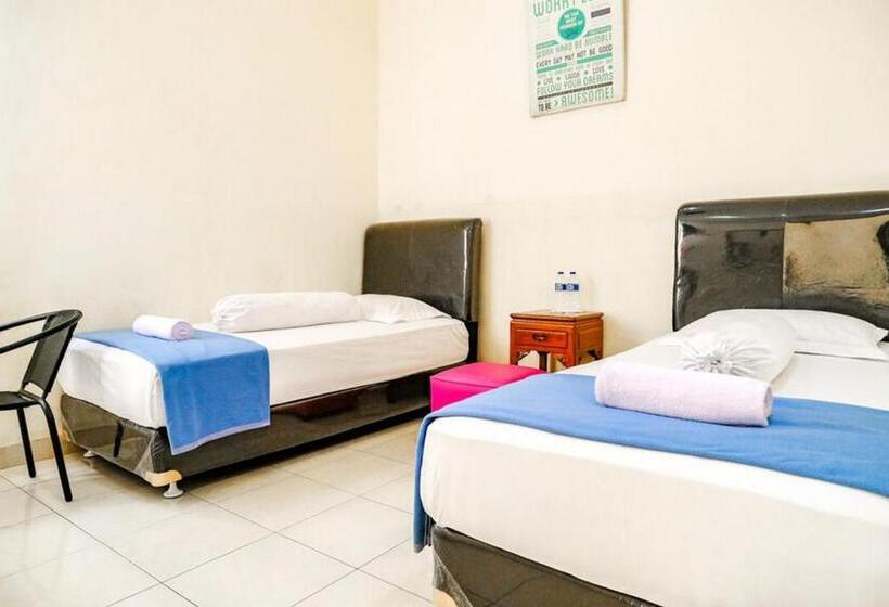 בית מלון כפרי Pondok Malabar Mitra Reddoorz