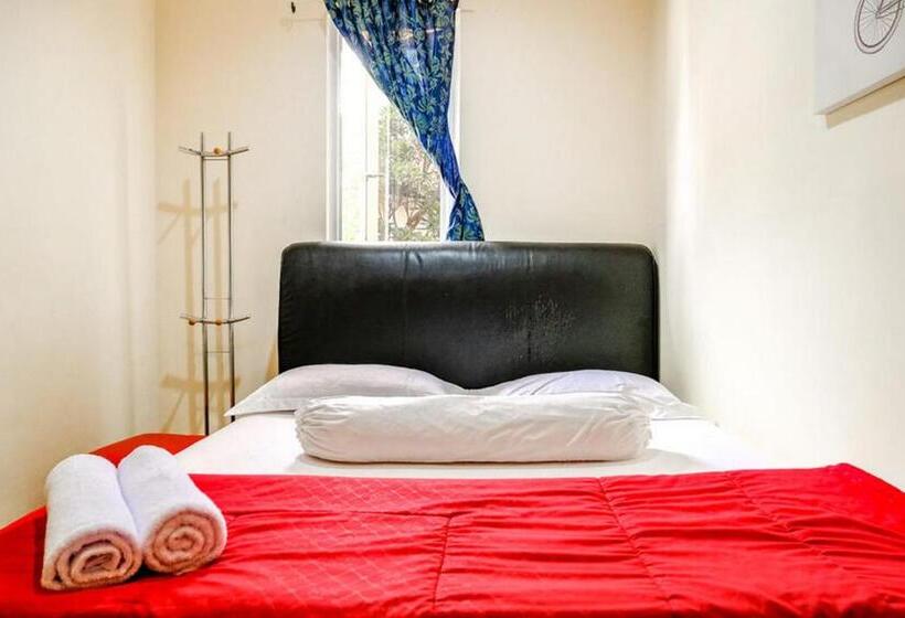 בית מלון כפרי Pondok Malabar Mitra Reddoorz