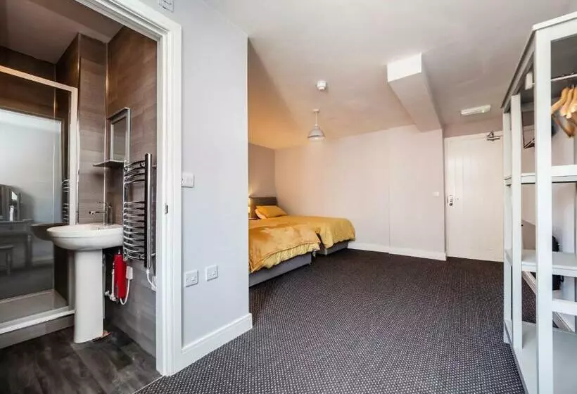 Hotelli Rooms At Number 4