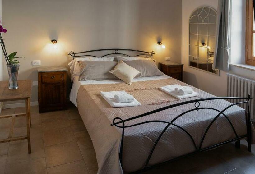 펜션 Città Di Castello Rooms