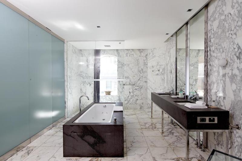 酒店 Establishment