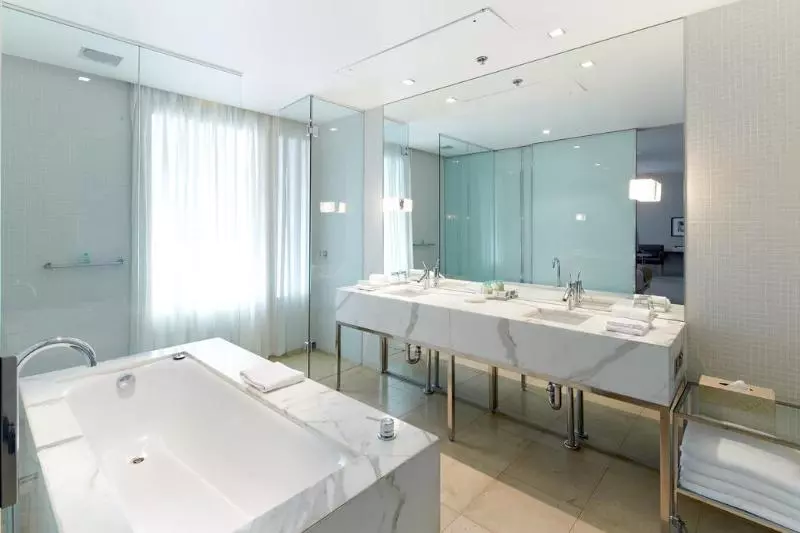 בית מלון כפרי Establishment