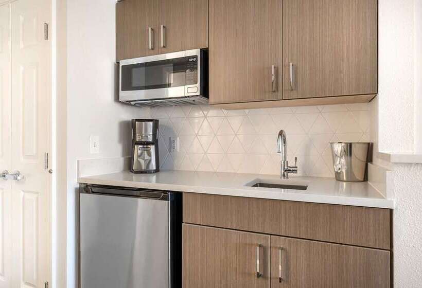 هتل Hilton Grand Vacations Club Paradise Las Vegas