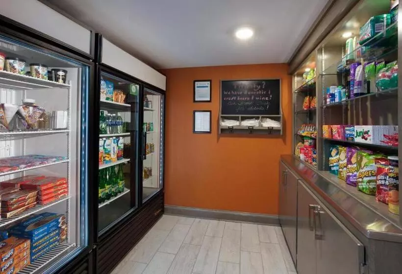 Holiday Inn Express Hotel & Suites Uptown Fredericton, An Ihg