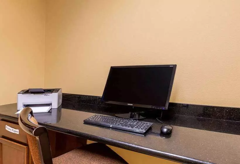 هتل La Quinta By Wyndham Vancouver