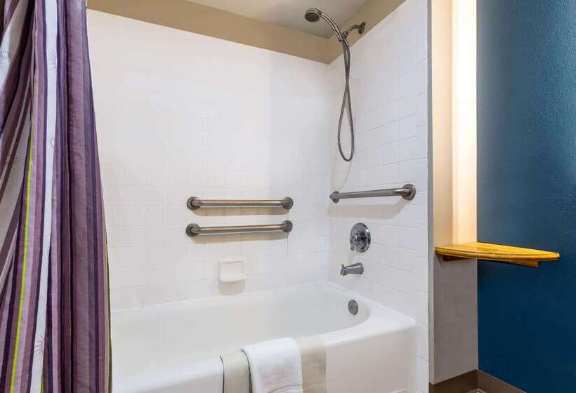 فندق La Quinta By Wyndham Vancouver