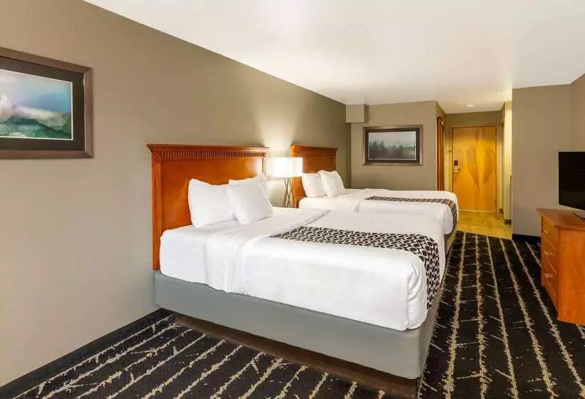 هتل La Quinta By Wyndham Vancouver