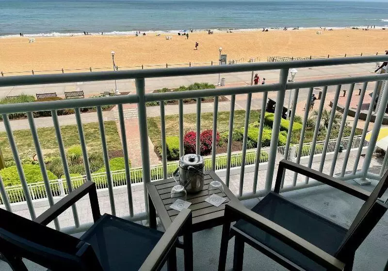 هتل Sheraton Oceanfront