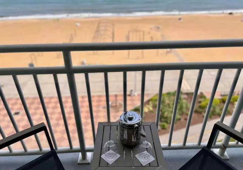 هتل Sheraton Oceanfront