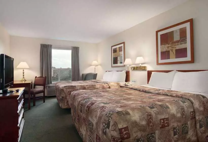 Отель Travelodge By Wyndham Stony Plain