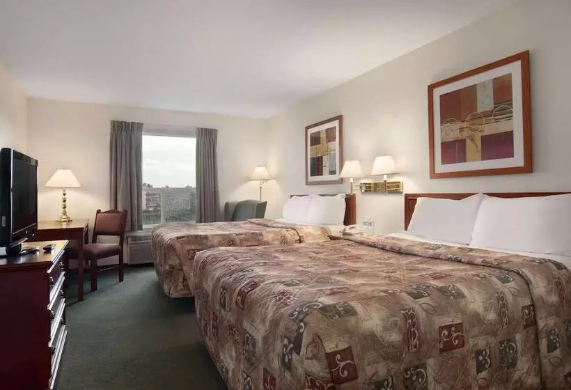 Отель Travelodge By Wyndham Stony Plain