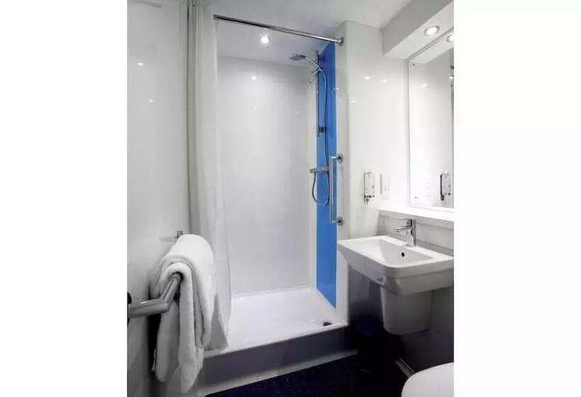 Отель Travelodge Exeter M5
