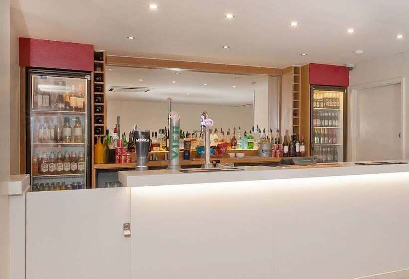 فندق Travelodge Manchester Central