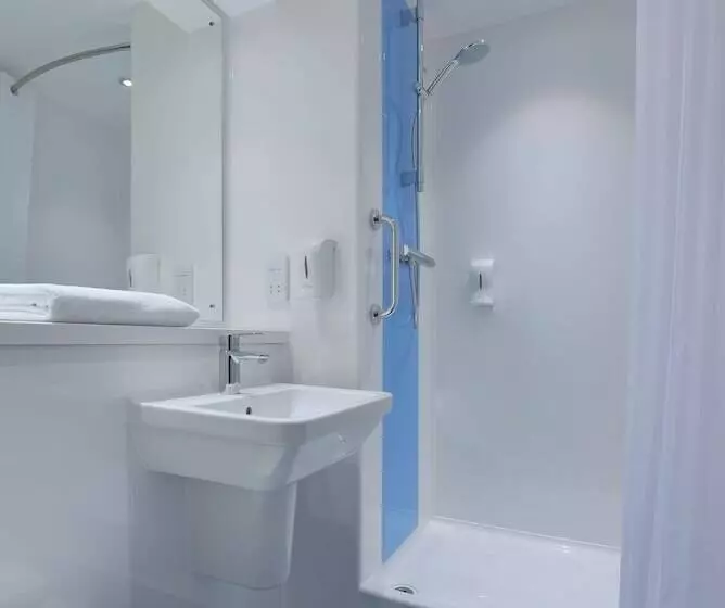 هتل Travelodge Manchester Central