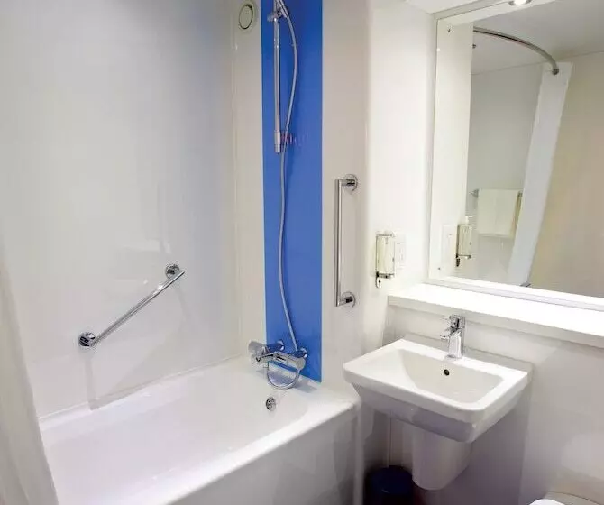 هتل Travelodge Manchester Central