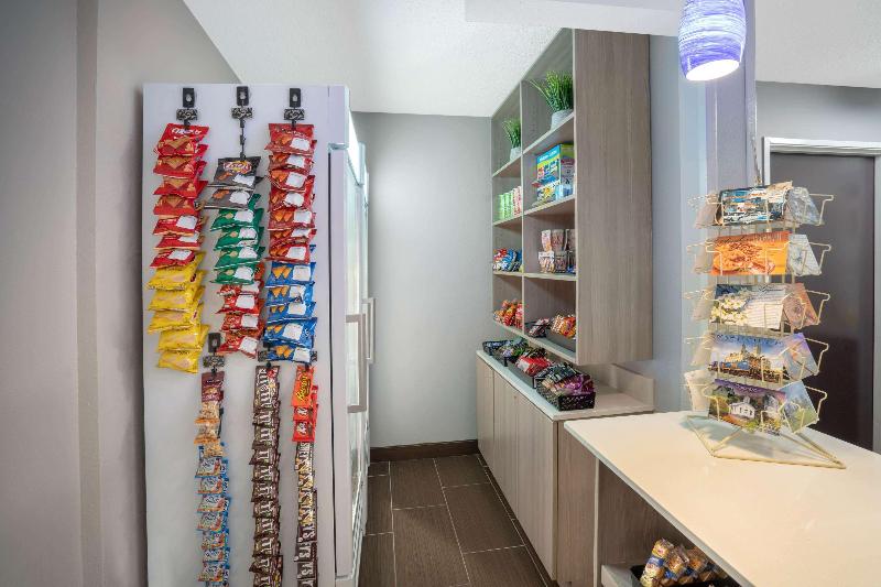 هتل Quality Inn & Suites