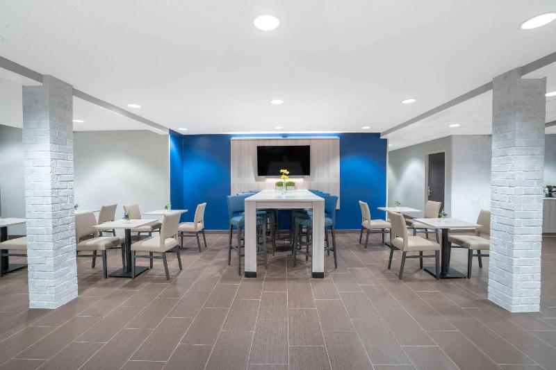 هتل Quality Inn & Suites