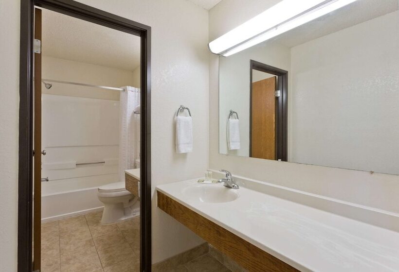 Мотель Super 8 By Wyndham Lexington Park/california Area