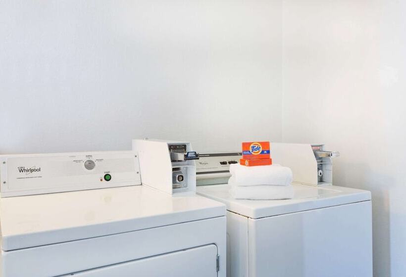 Мотель Super 8 By Wyndham Lexington Park/california Area