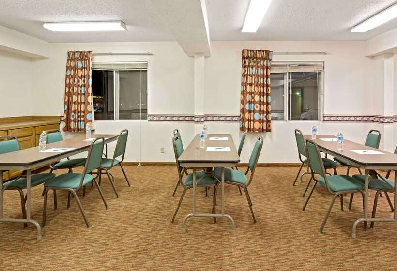 فندق على الطريق Super 8 By Wyndham Plano/dallas Area