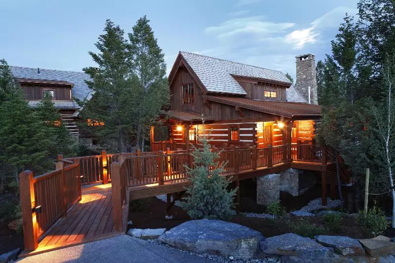 Headwaters Lodge At Eagle Ranch Resort