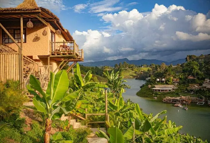 ホテル Atma Eco Village