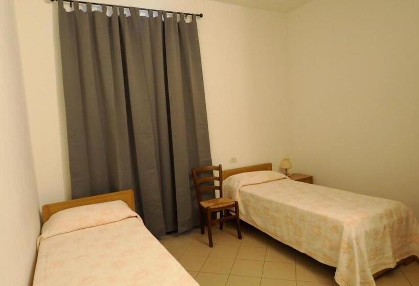 בית מלון כפרי Residenza Pitigliano Gens Petilia Nuova Gestione