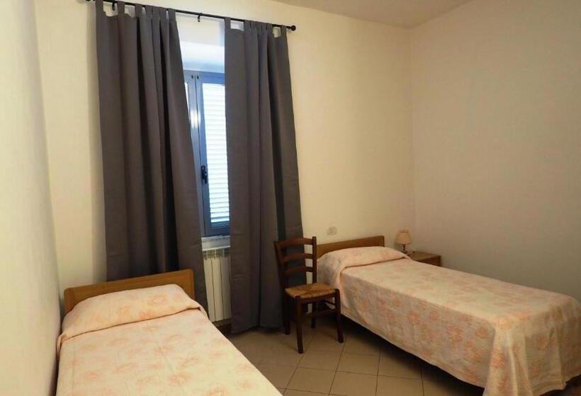 בית מלון כפרי Residenza Pitigliano Gens Petilia Nuova Gestione