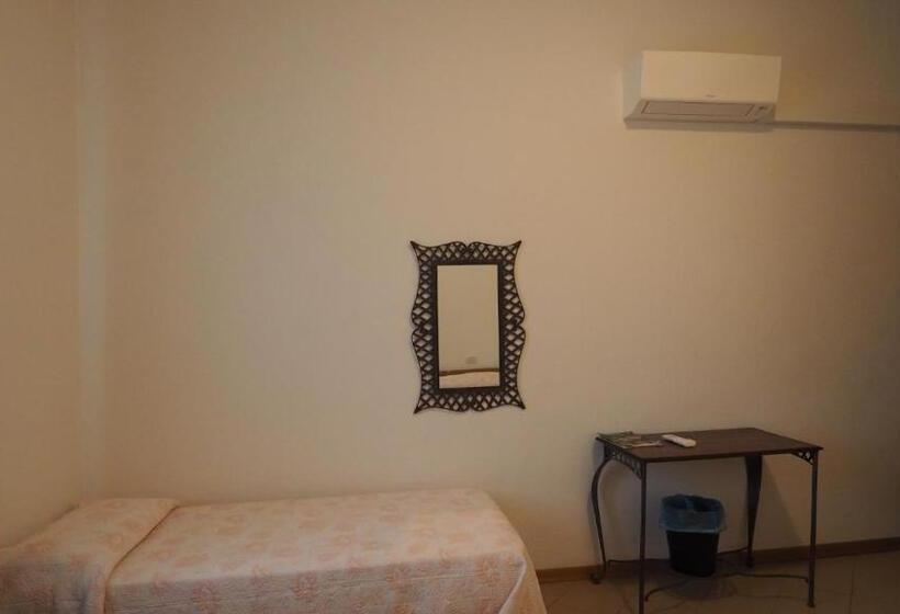 בית מלון כפרי Residenza Pitigliano Gens Petilia Nuova Gestione