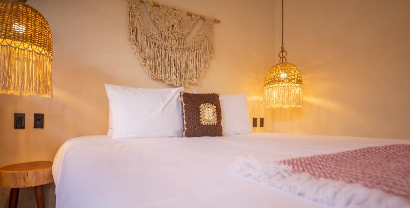 Nuee Hotel & Beach Club