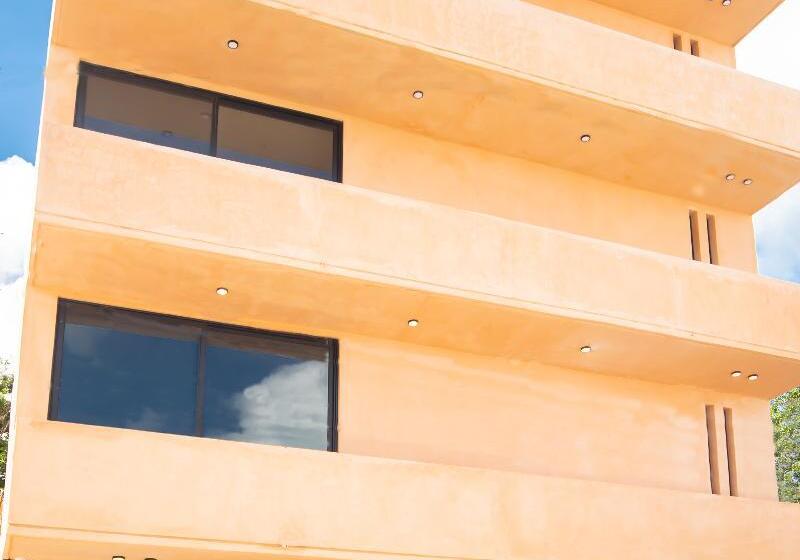 Nuee Hotel & Beach Club