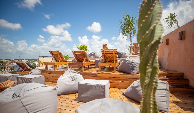 Nuee Hotel & Beach Club