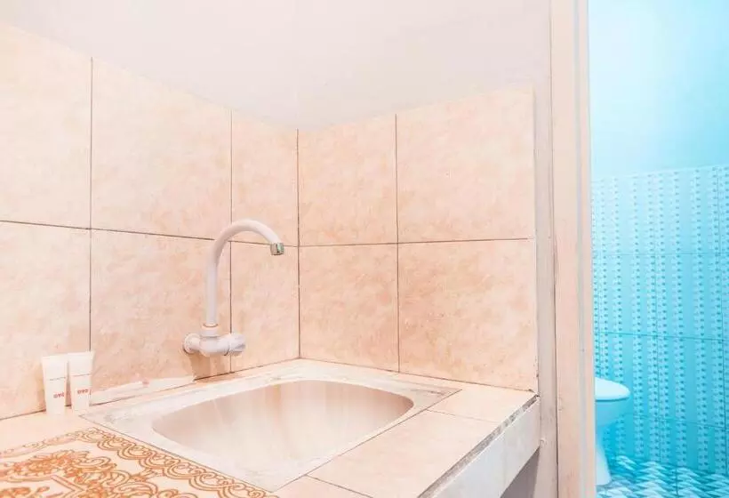 ホテル Oyo 1756 Amira Residence