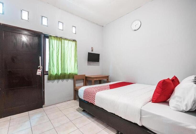 فندق Oyo 1756 Amira Residence